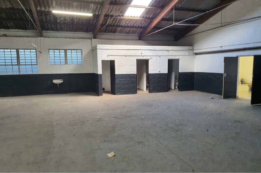 To Let commercial Property for Rent in North End Eastern Cape